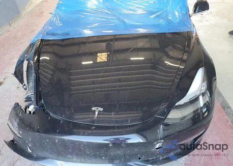 2018 Tesla Model 3 z USA, uszkodzony, nr VIN 5YJ3E1EBXJF071630